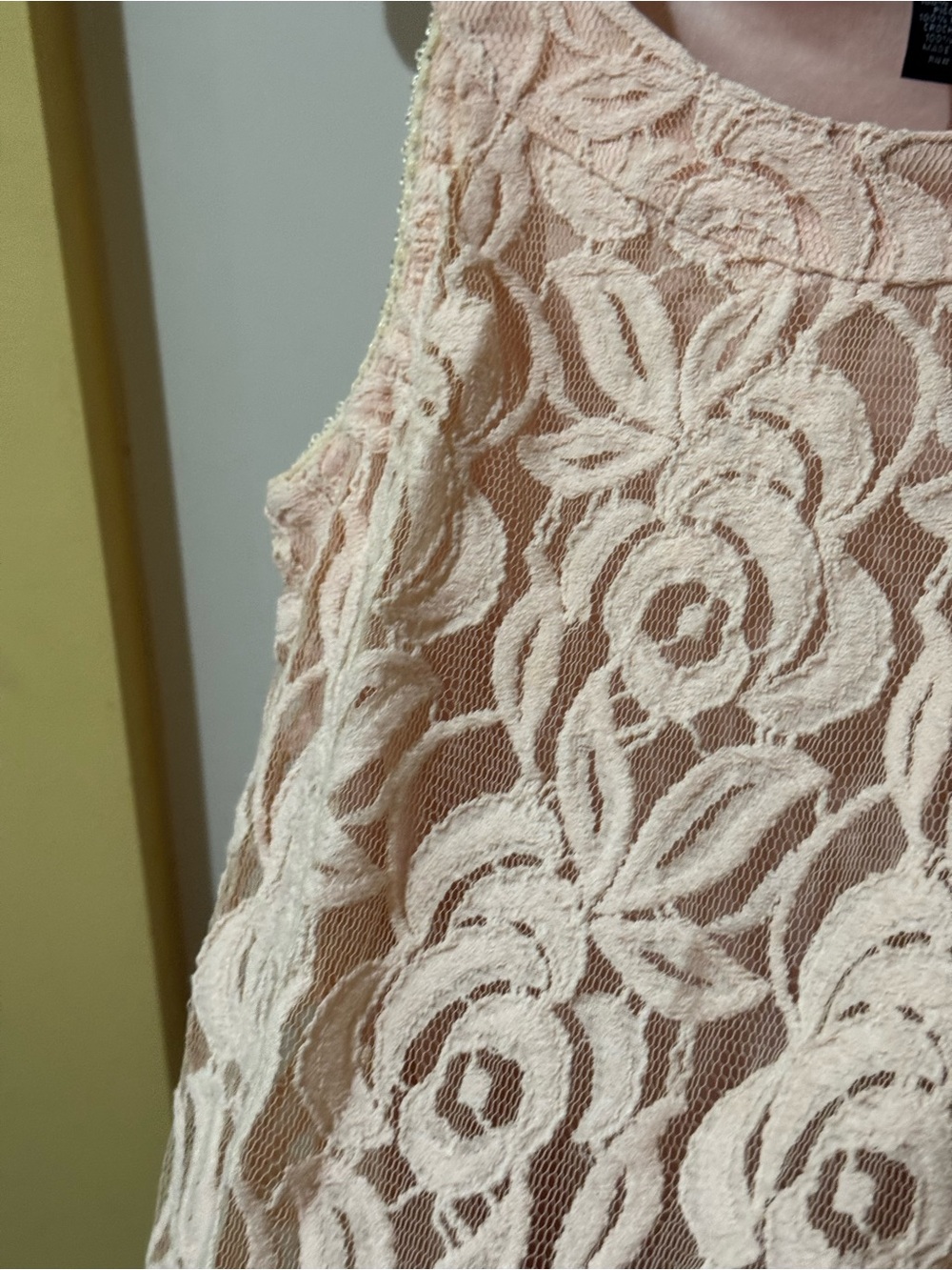 Lauren Michelle Blush Lace Floral Crochet Tank - Picture 3 of 8